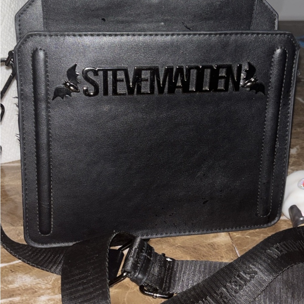 Steve Madden Black Leather Messenger Bag